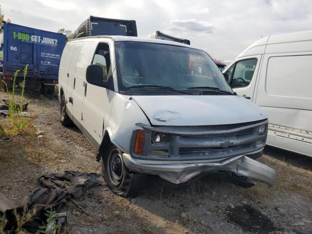 1GCHG35R721244748 - 2002 CHEVROLET EXPRESS G3 WHITE photo 4