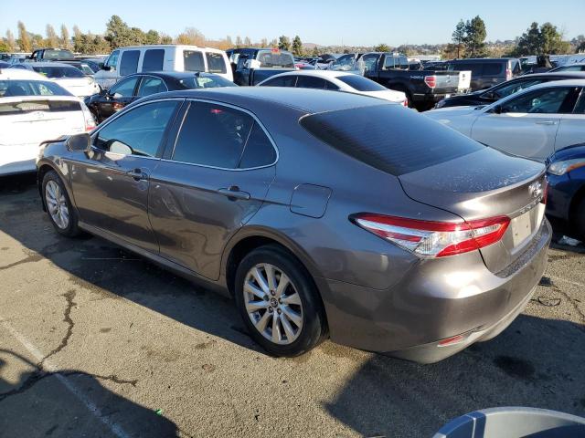 4T1B11HK9JU507471 - 2018 TOYOTA CAMRY L SILVER photo 2