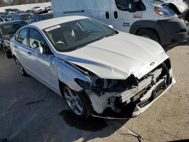 3FA6P0HD9GR124538 - 2016 FORD FUSION SE WHITE photo 4