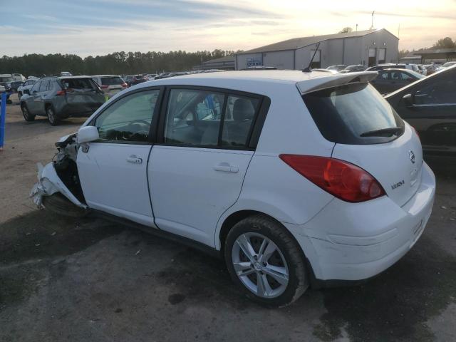 3N1BC13E88L439932 - 2008 NISSAN VERSA S WHITE photo 2