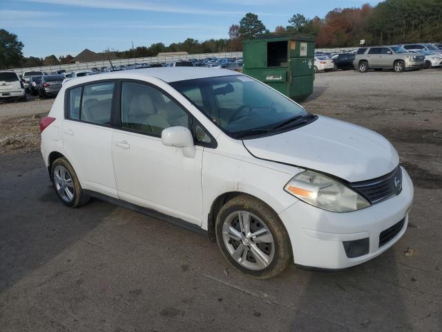 3N1BC13E88L439932 - 2008 NISSAN VERSA S WHITE photo 4