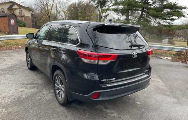 5TDJZRFH2KS584509 - 2019 TOYOTA HIGHLANDER SE BLACK photo 3