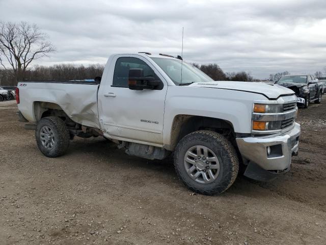 1GC0KVEY9HZ224199 - 2017 CHEVROLET SILVERADO K2500 HEAVY DUTY LT WHITE photo 4