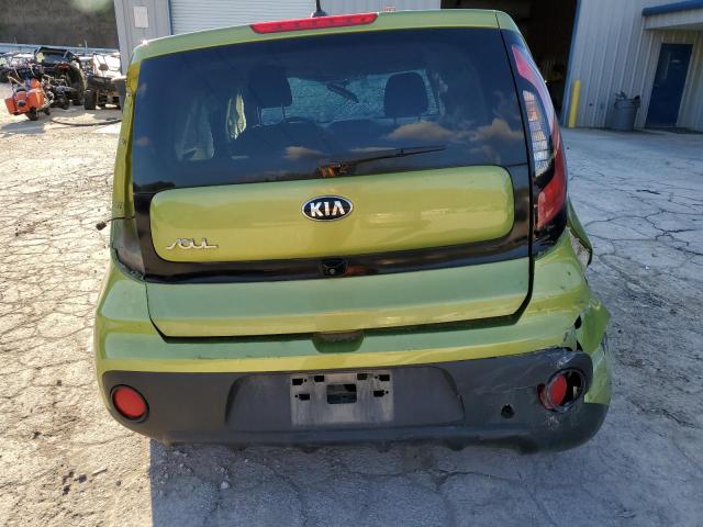 KNDJN2A21J7893418 - 2018 KIA SOUL GREEN photo 6