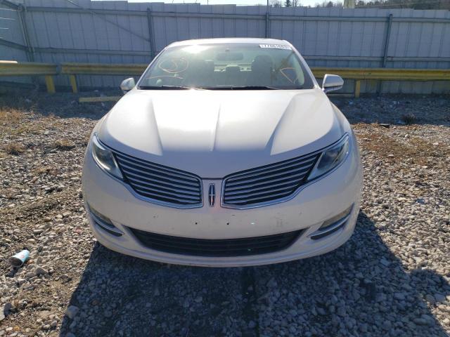 3LN6L2G95FR603144 - 2015 LINCOLN MKZ WHITE photo 5