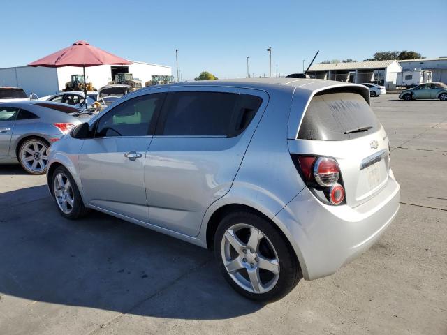 1G1JE6SB1G4160844 - 2016 CHEVROLET SONIC LTZ SILVER photo 2