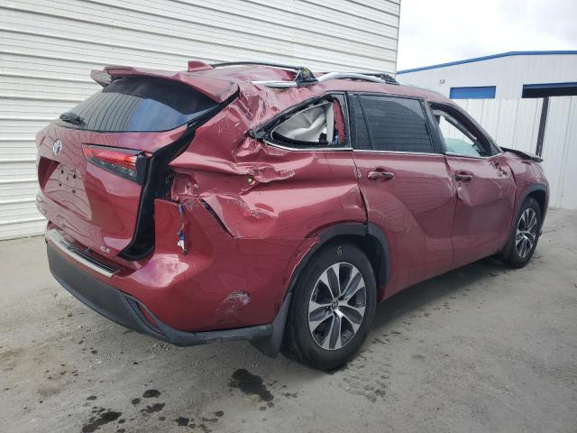 5TDHZRAH8NS135328 - 2022 TOYOTA HIGHLANDER XLE RED photo 3