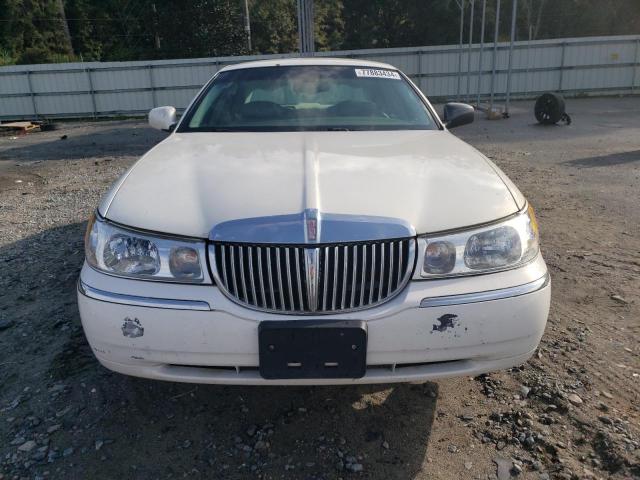 1LNHM81W51Y712740 - 2001 LINCOLN TOWN CAR EXECUTIVE Սպիտակ լուսանկար 5