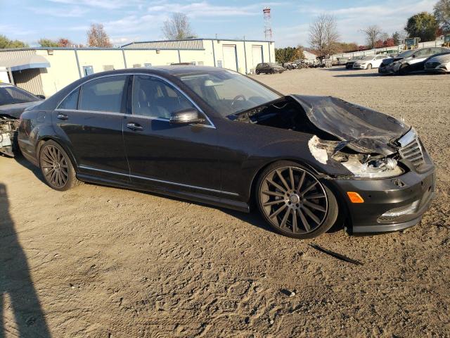 WDDNG9EB5DA525285 - 2013 MERCEDES-BENZ S 550 4MATIC BLACK photo 4