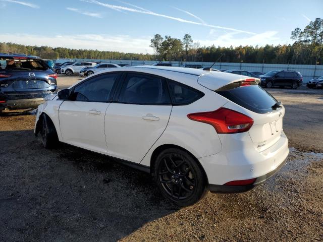 1FADP3K22GL346076 - 2016 FORD FOCUS SE WHITE photo 2