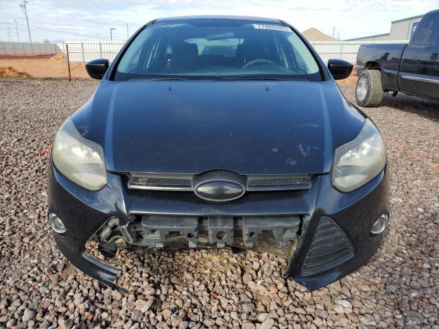 1FAHP3K21CL393871 - 2012 FORD FOCUS SE BLACK photo 5