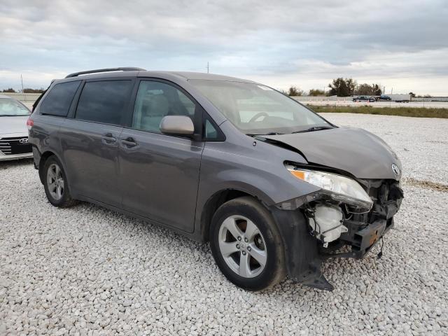 5TDKK3DC8CS205916 - 2012 TOYOTA SIENNA LE GRAY photo 4