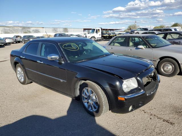 2C3KA63H28H140332 - 2008 CHRYSLER 300C BLACK photo 4