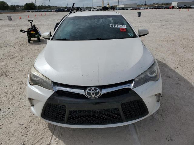 4T1BF1FK6GU154507 - 2016 TOYOTA CAMRY LE WHITE photo 5