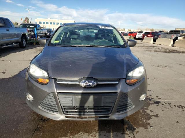 1FAHP3K29CL123237 - 2012 FORD FOCUS SE GRAY photo 5