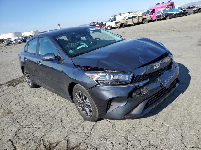 3KPF24AD8RE712287 - 2024 KIA FORTE LX GRAY photo 4