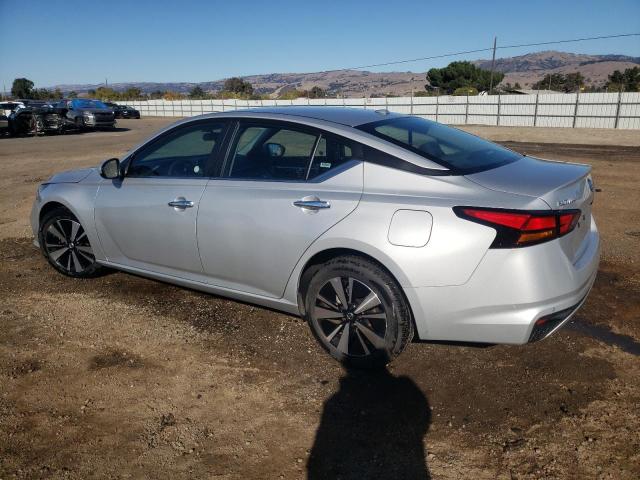 1N4BL4DV5NN399422 - 2022 NISSAN ALTIMA SV SILVER photo 2