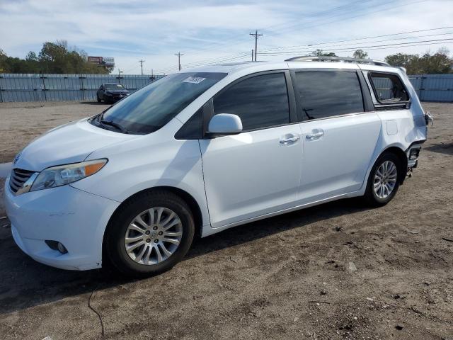 2011 TOYOTA SIENNA XLE, 