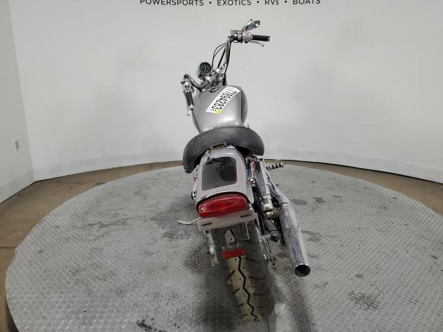 1HFSC1802YA400521 - 2000 HONDA VT1100 C SILVER photo 4