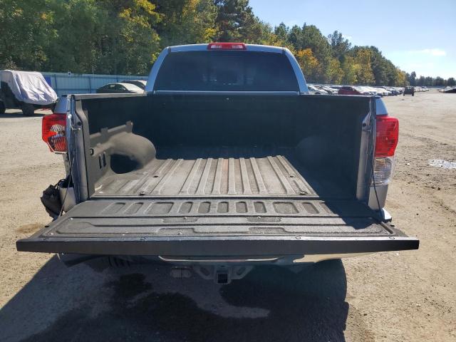 5TFRM5F10DX056414 - 2013 TOYOTA TUNDRA DOUBLE CAB SR5 SILVER photo 6