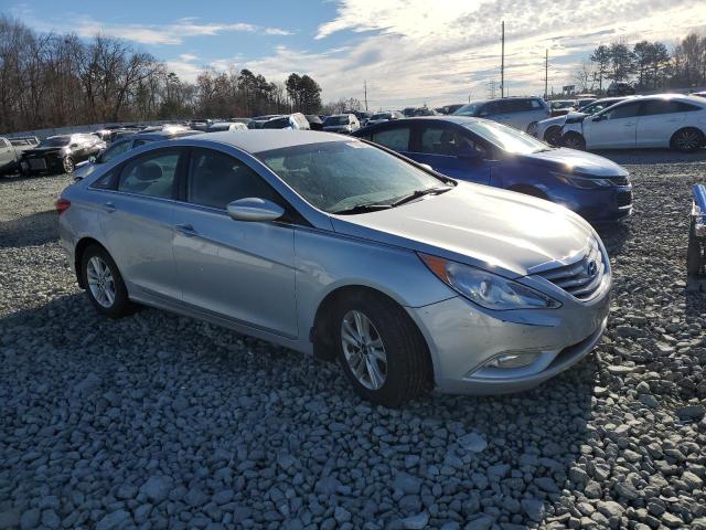 5NPEB4AC3DH567604 - 2013 HYUNDAI SONATA GLS SILVER photo 4