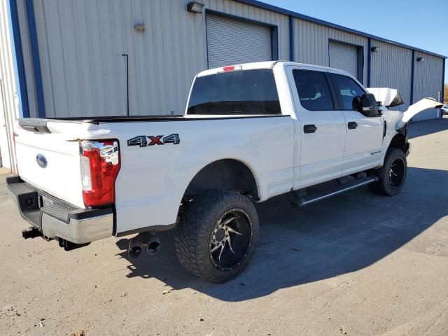 1FT7W2BT8HED04708 - 2017 FORD F250 SUPER DUTY WHITE photo 3