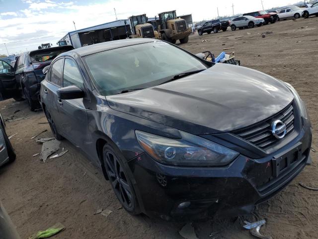 1N4AL3AP5HC285724 - 2017 NISSAN ALTIMA 2.5 BLACK photo 4