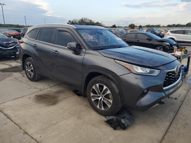 5TDGZRAH0LS507656 - 2020 TOYOTA HIGHLANDER XLE GRAY photo 4