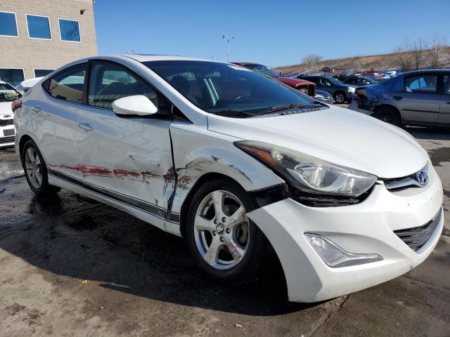 5NPDH4AEXGH718387 - 2016 HYUNDAI ELANTRA SE WHITE photo 4