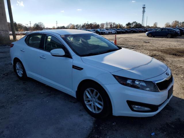 KNAGM4A75D5430988 - 2013 KIA OPTIMA LX WHITE photo 4