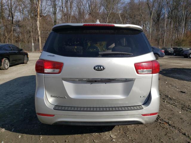 KNDMB5C14H6242375 - 2017 KIA SEDONA LX SILVER photo 6