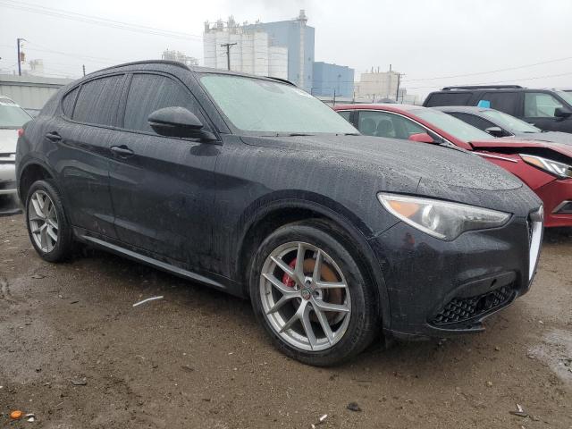 ZASFAKNN6J7C17558 - 2018 ALFA ROMEO STELVIO TI SPORT BLACK photo 4