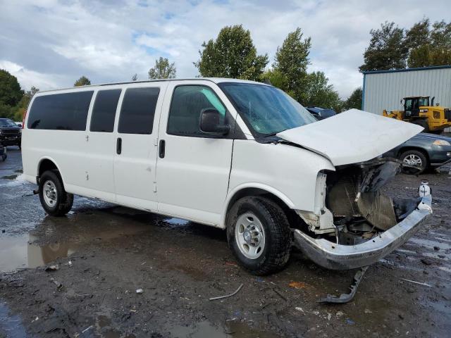 1GAZGPFGXH1271985 - 2017 CHEVROLET EXPRESS G3 LT WHITE photo 4