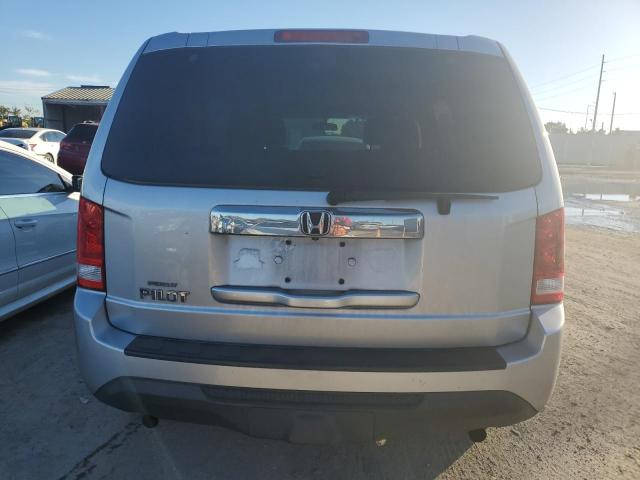 5FNYF3H27FB032110 - 2015 HONDA PILOT LX SILVER photo 6