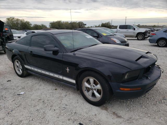 1ZVHT80N575334782 - 2007 FORD MUSTANG BLACK photo 4