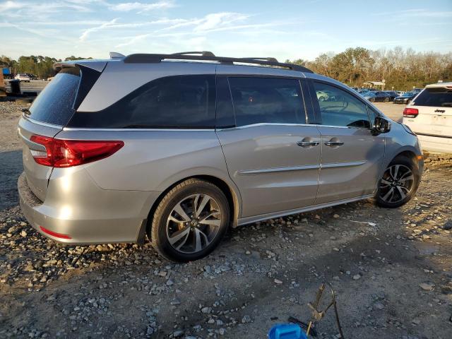 5FNRL6H9XJB077627 - 2018 HONDA ODYSSEY ELITE SILVER photo 3