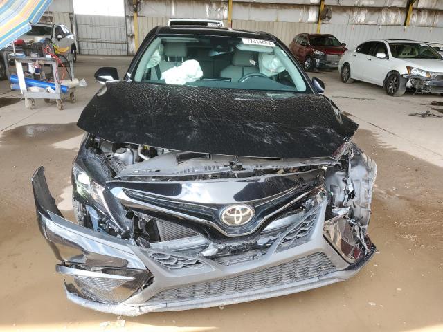 4T1T11AK0PU748648 - 2023 TOYOTA CAMRY SE NIGHT SHADE BLACK photo 5