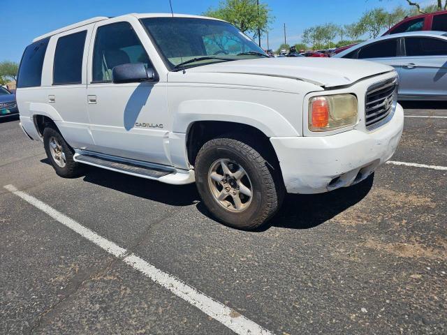 2000 CADILLAC ESCALADE LUXURY, 