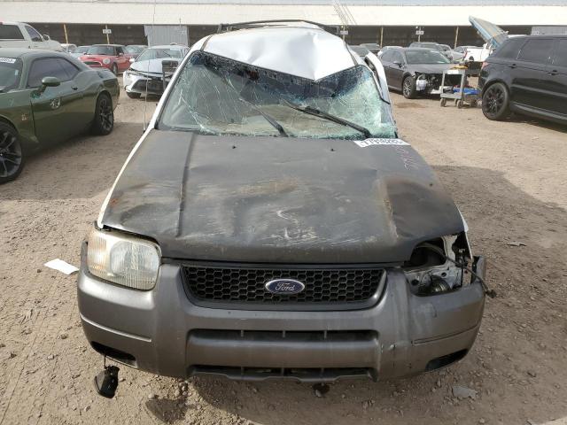 1FMCU03104KB20134 - 2004 FORD ESCAPE XLT WHITE photo 5