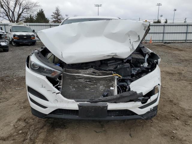 KM8J23A48JU660245 - 2018 HYUNDAI TUCSON SE WHITE photo 5