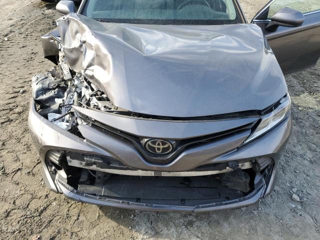 4T1B11HK1JU146088 - 2018 TOYOTA CAMRY L GRAY photo 11