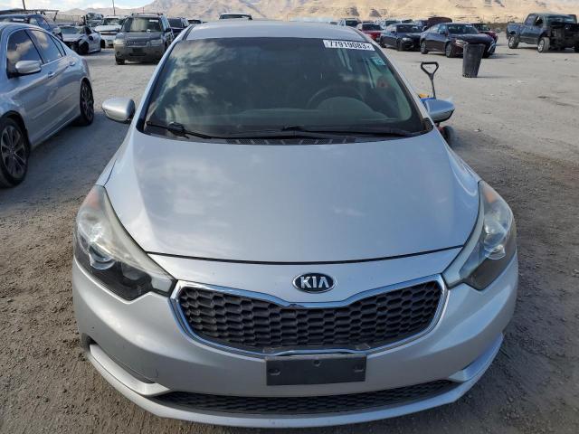 KNAFX4A6XG5506090 - 2016 KIA FORTE LX SILVER photo 5