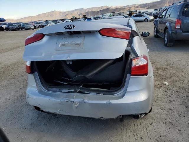 KNAFX4A6XG5506090 - 2016 KIA FORTE LX SILVER photo 6