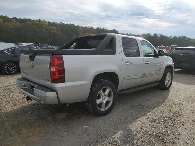 3GNVKFE00AG210520 - 2010 CHEVROLET AVALANCHE LT SILVER photo 3