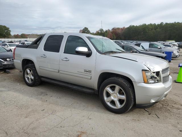 3GNVKFE00AG210520 - 2010 CHEVROLET AVALANCHE LT SILVER photo 4