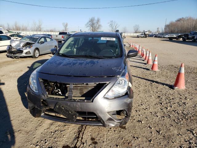 3N1CN7APXKL818573 - 2019 NISSAN VERSA S GRAY photo 5