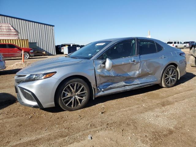 4T1T11AK2NU669348 - 2022 TOYOTA CAMRY SE SILVER photo 1