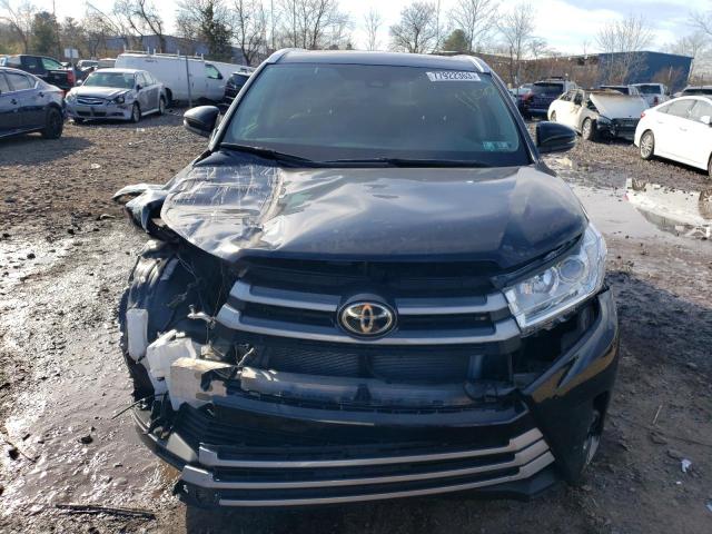 5TDJZRFHXKS617403 - 2019 TOYOTA HIGHLANDER SE BLACK photo 5