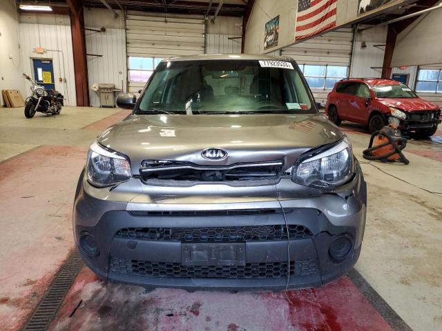 KNDJN2A20H7497605 - 2017 KIA SOUL GRAY photo 5