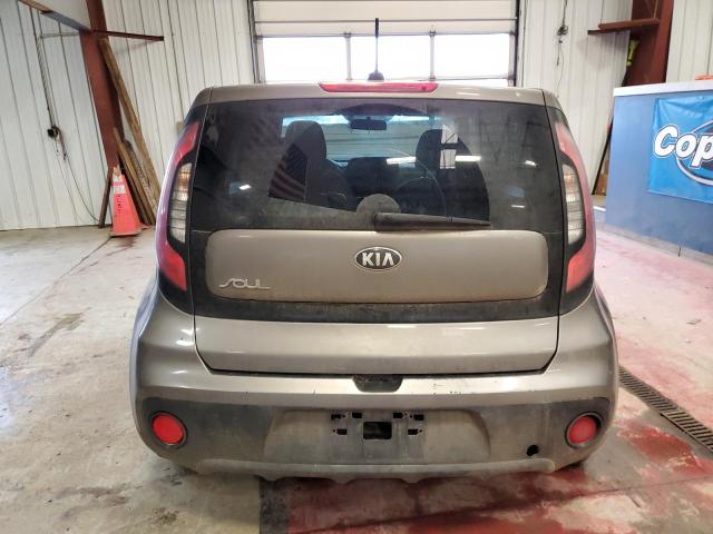 KNDJN2A20H7497605 - 2017 KIA SOUL GRAY photo 6